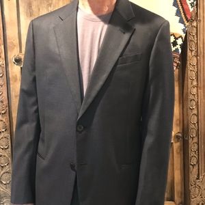 Beautiful Armani Collezioni 2-button Suit